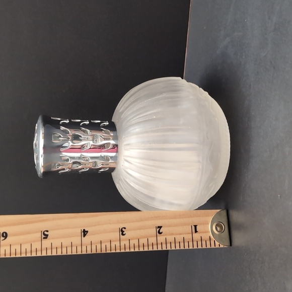 Eden Lampe Aromatic White/Silver Frosted Glass Diffuser Lamp. - Picture 9 of 9